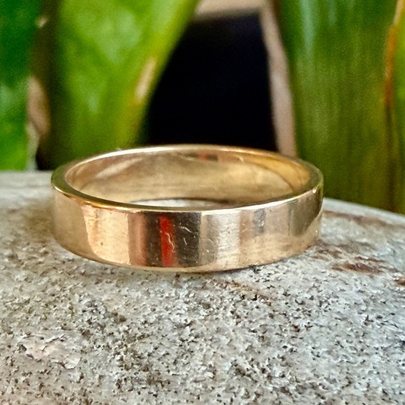 Vintage Jewelry - 14 karat gold band
